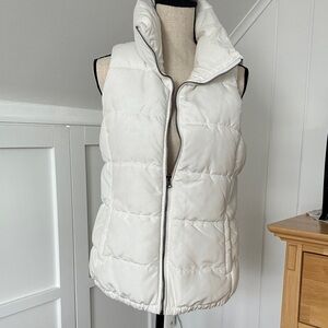 Old Navy Women's White Puffer Vest